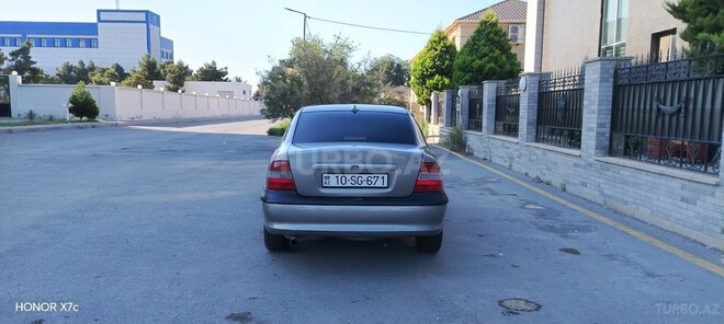 Opel Vectra-12
