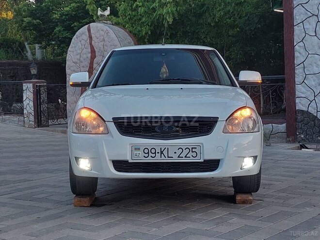LADA (VAZ) Priora-1