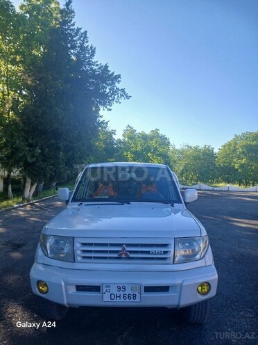 Mitsubishi Pajero io-10