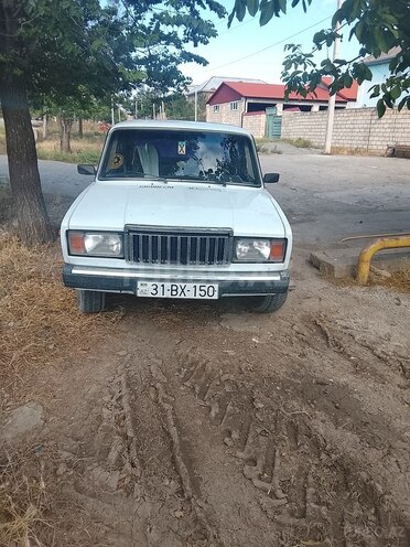 LADA (VAZ) 2107-2
