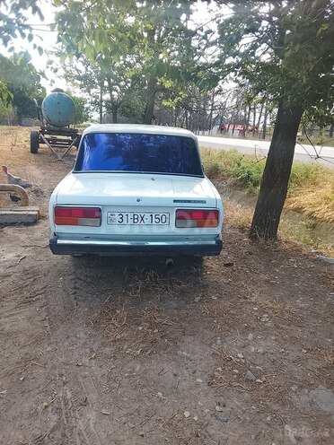 LADA (VAZ) 2107-1
