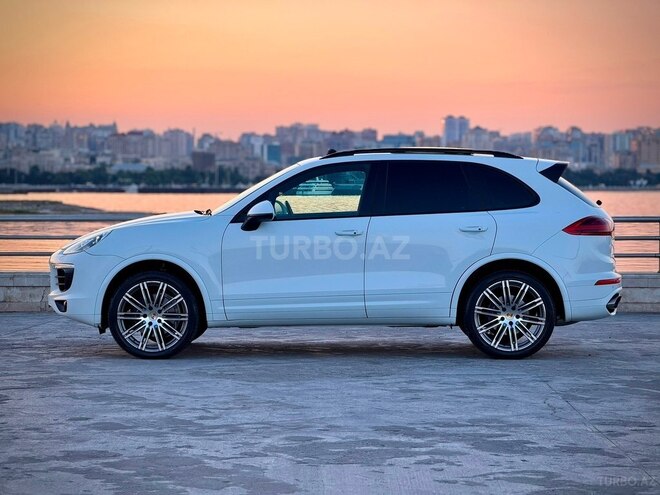 Porsche Cayenne-4