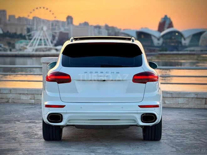 Porsche Cayenne-8