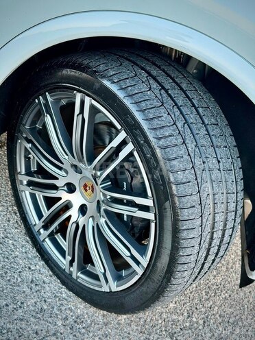 Porsche Cayenne-15