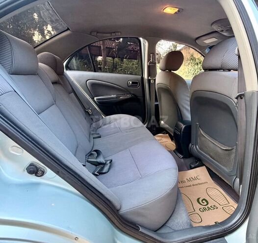 Nissan Sunny-19