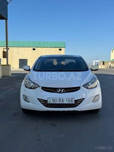 Hyundai Elantra-1