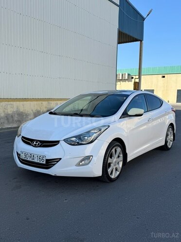 Hyundai Elantra-2