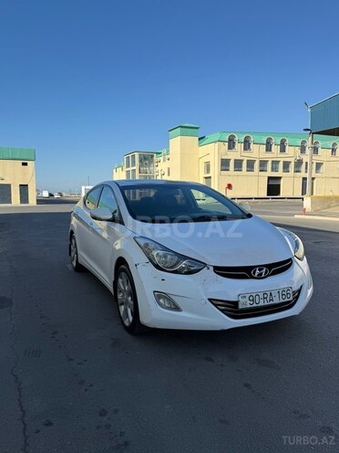 Hyundai Elantra-6