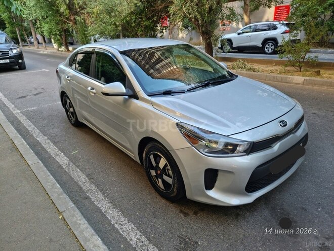 Kia Rio-1
