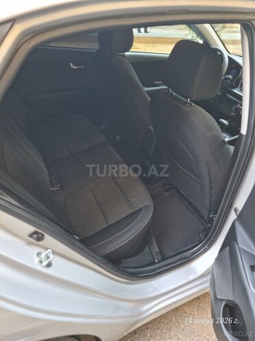 Kia Rio-8