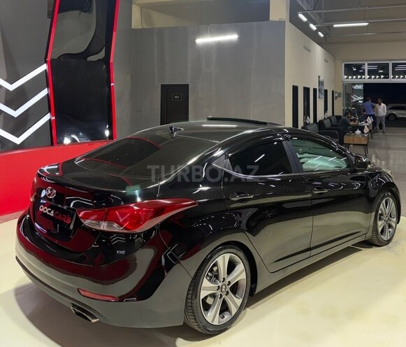 Hyundai Elantra-10
