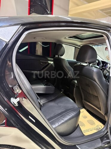 Hyundai Elantra-20