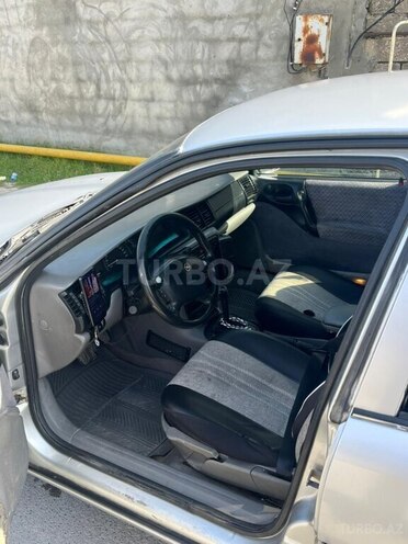 Opel Vectra-4