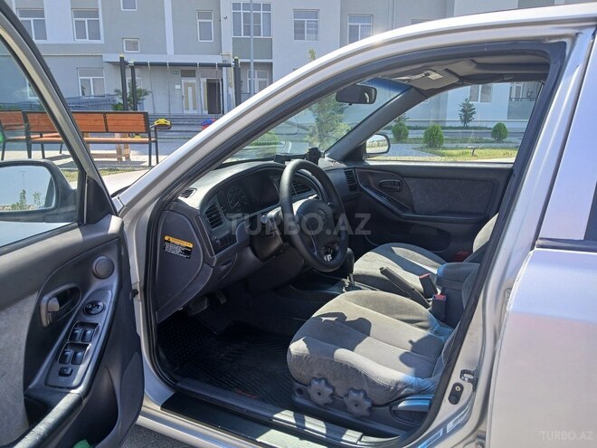 Hyundai Elantra-8