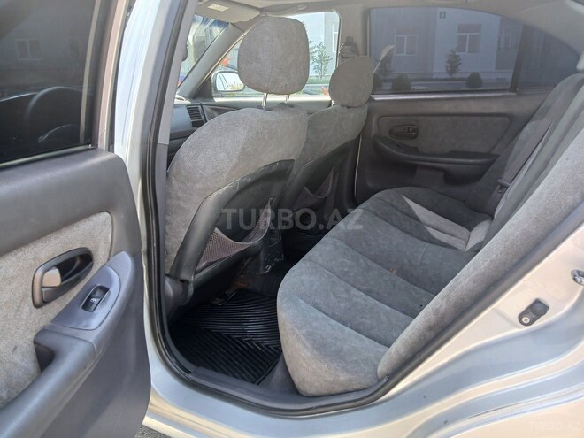 Hyundai Elantra-5