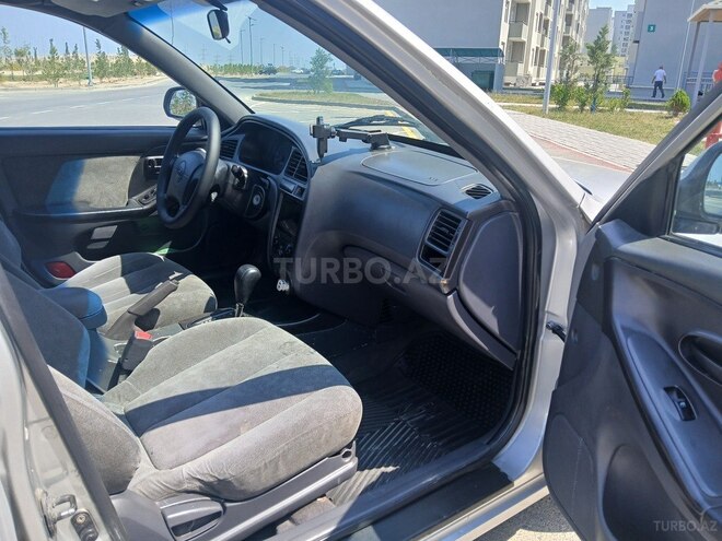 Hyundai Elantra-2