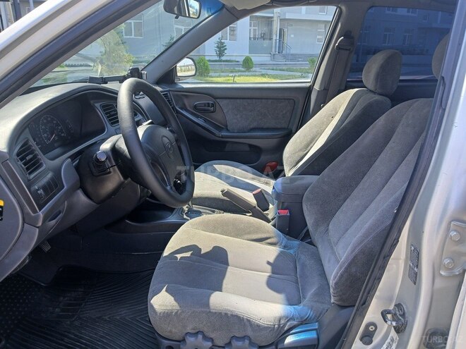 Hyundai Elantra-4