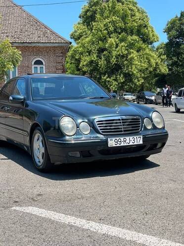 Mercedes E 240-2