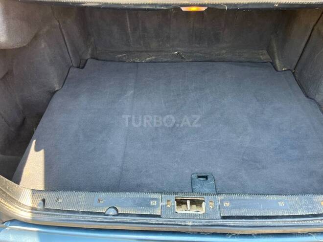 Mercedes E 240-17