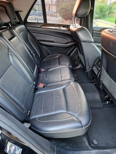 Mercedes ML 350 4MATIC-11