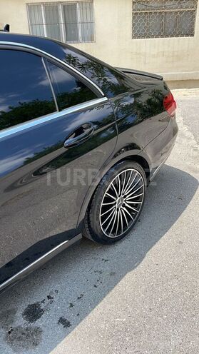 Mercedes E 220-4