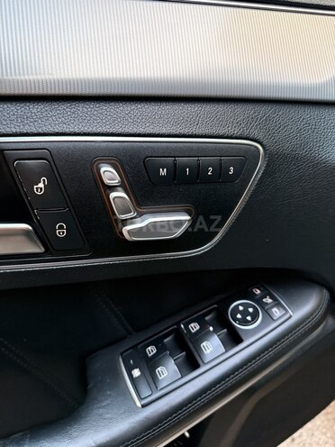 Mercedes E 220-13
