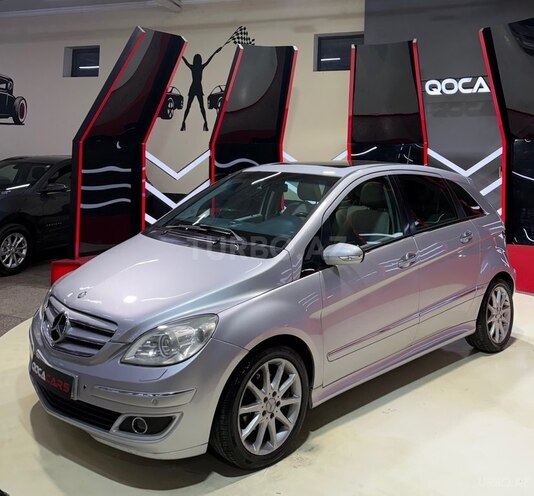 Mercedes B 200-2