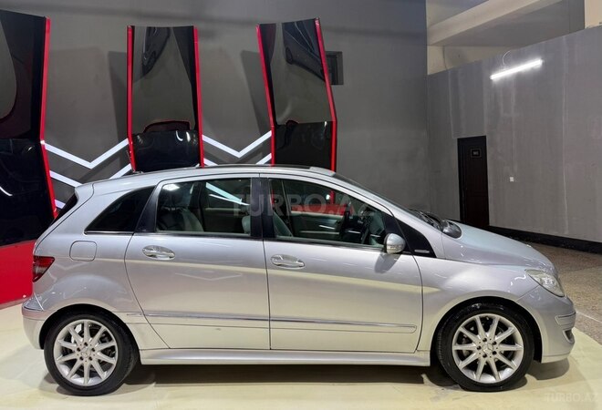 Mercedes B 200-5