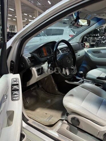 Mercedes B 200-12
