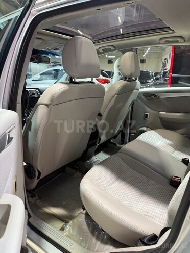 Mercedes B 200-15
