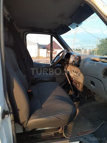 Ford Transit-5
