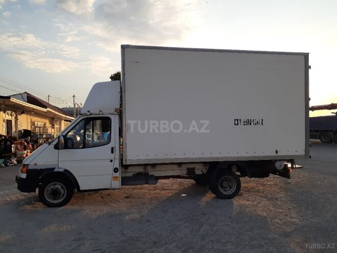 Ford Transit-3