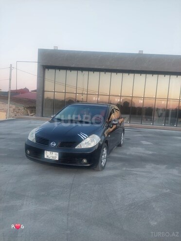 Nissan Tiida-10