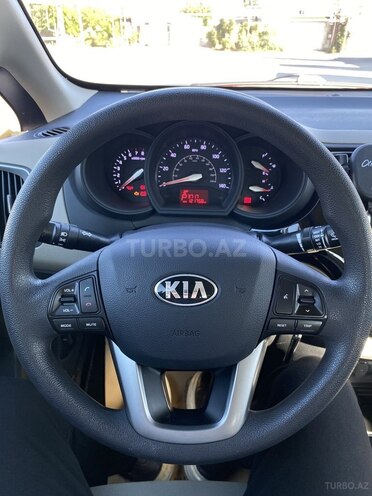 Kia Rio-10