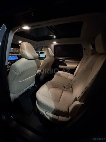 Toyota Highlander-8