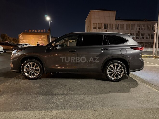 Toyota Highlander-4