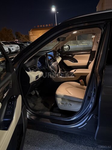 Toyota Highlander-7