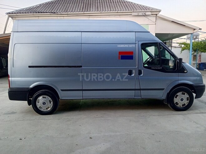 Ford Transit-2