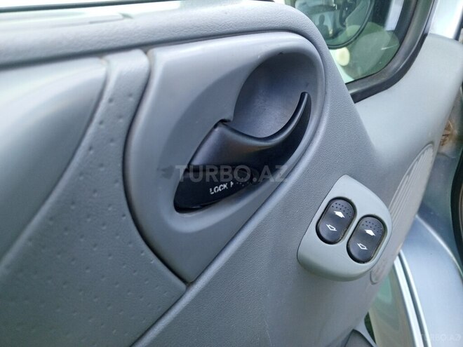 Ford Transit-15