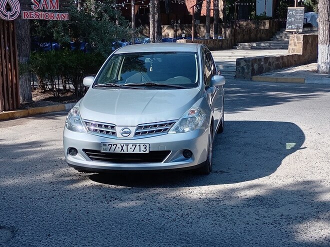 Nissan Tiida-2