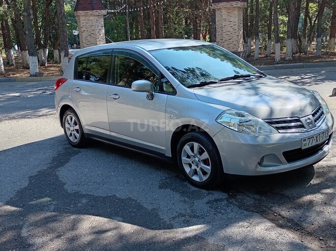 Nissan Tiida-7