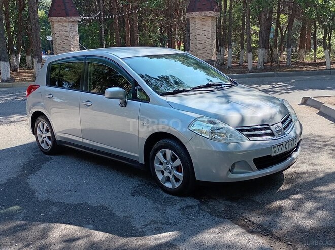 Nissan Tiida-9