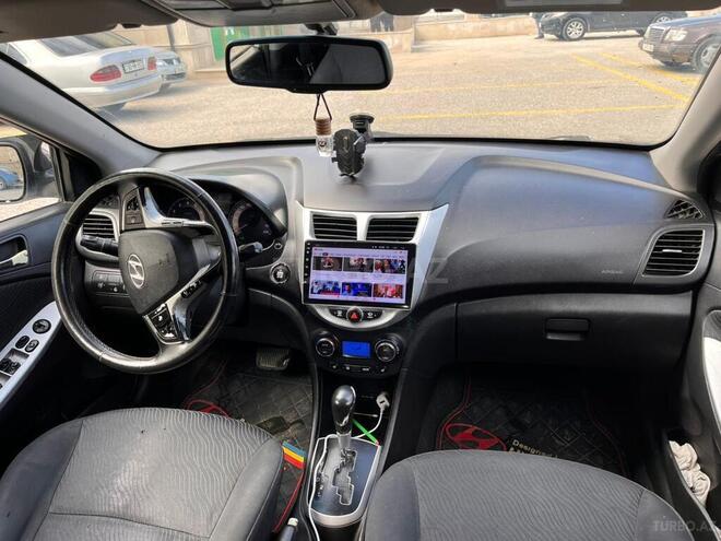 Hyundai Accent-3