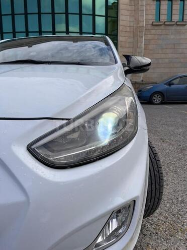 Hyundai Accent-8