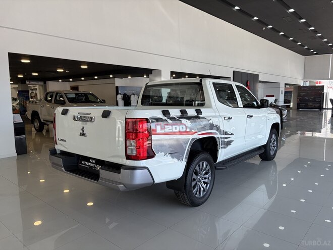 Mitsubishi L200-5