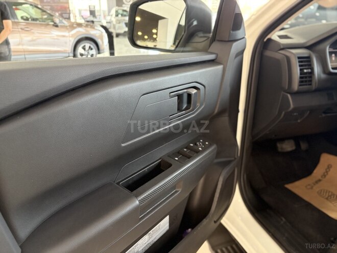 Mitsubishi L200-10