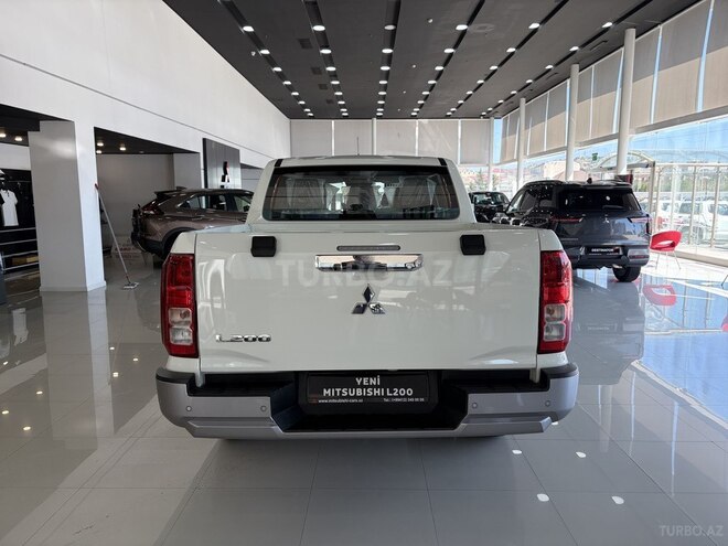 Mitsubishi L200-4
