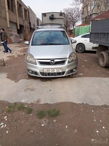 Opel Zafira-1