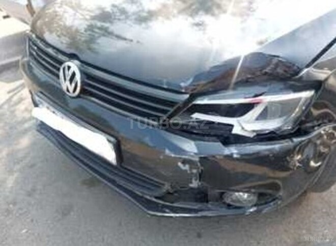 Volkswagen Jetta-1