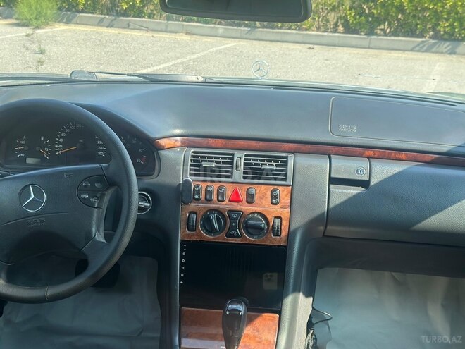 Mercedes E 220-18